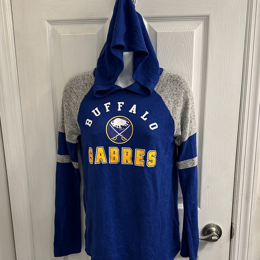 NEW WITH TAGS NHL BUFFALO SABRES Women/Junior Hooded Top Size Large 10-12